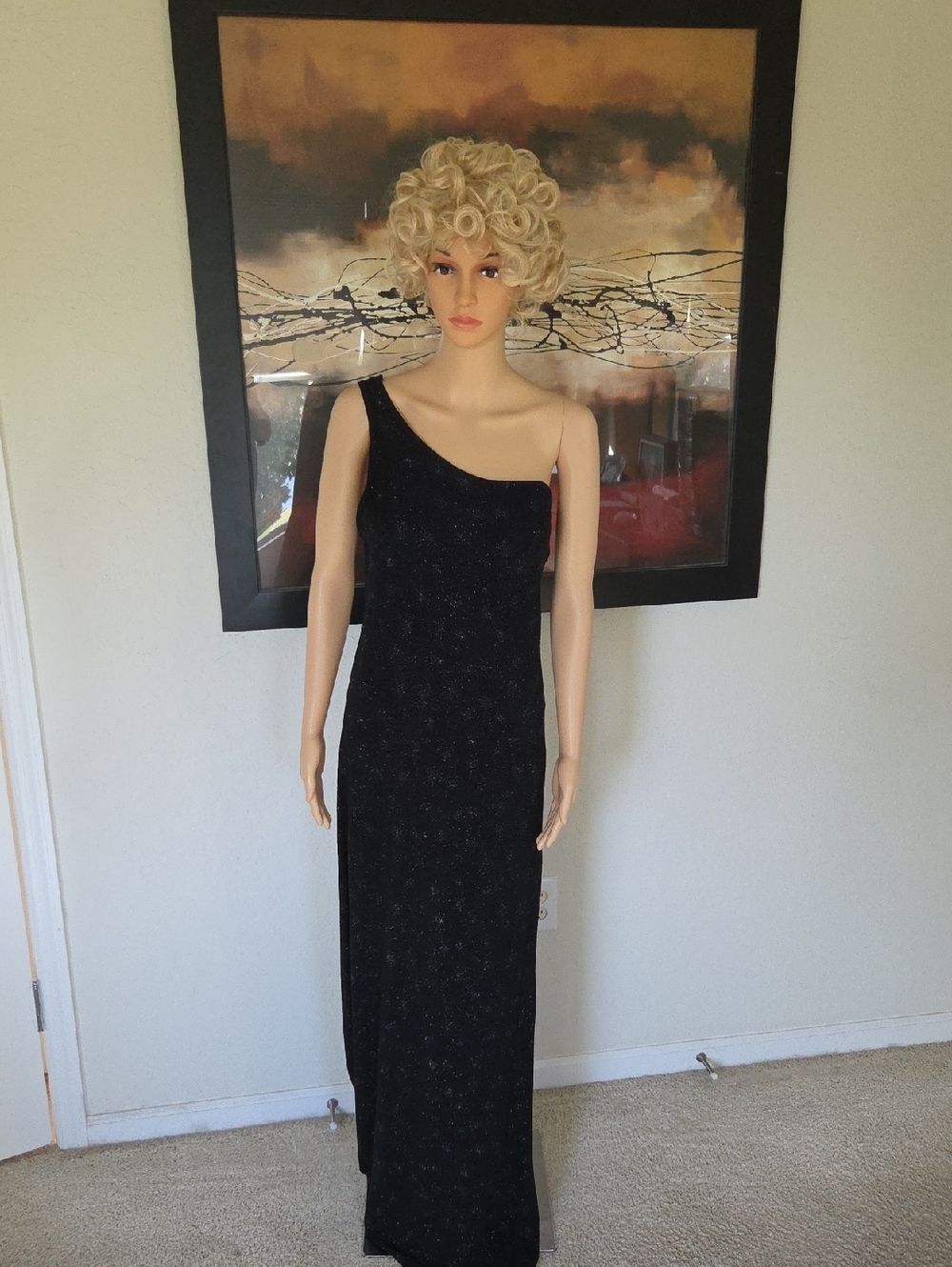 Ronni Nicole Black One-Shoulder Evening Gown